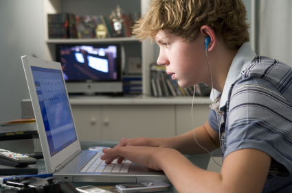 LOS PELIGROS DEL FACEBOOK PARA LOS NIÑOS